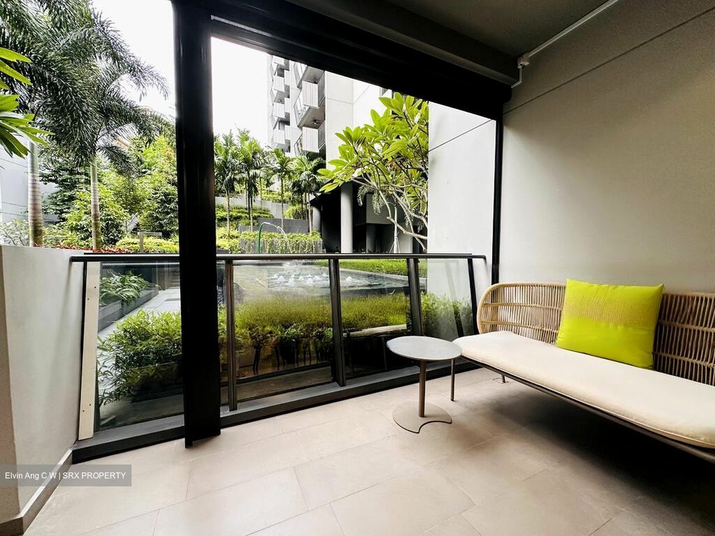 Haus On Handy (D9), Condominium #559619011